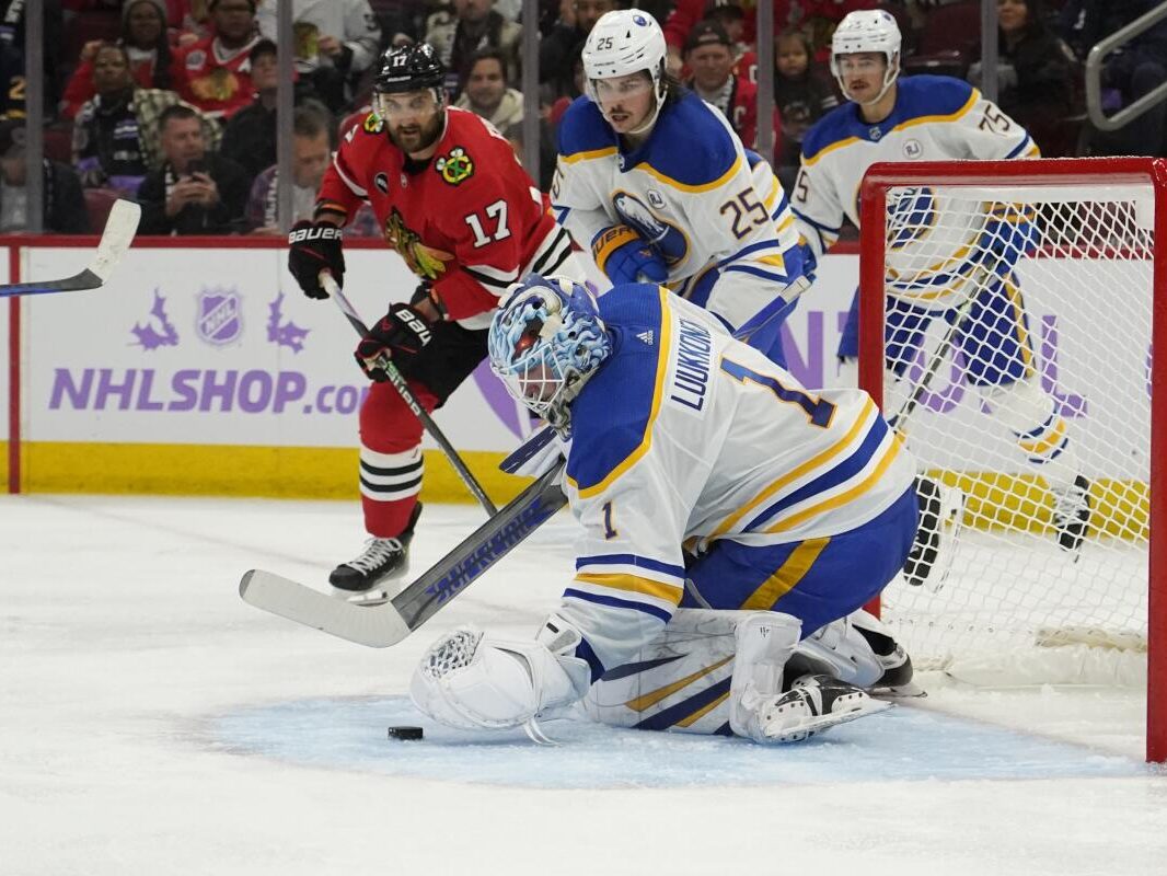 Blackhawks fall to Blues, are yet to win 2 straight this season