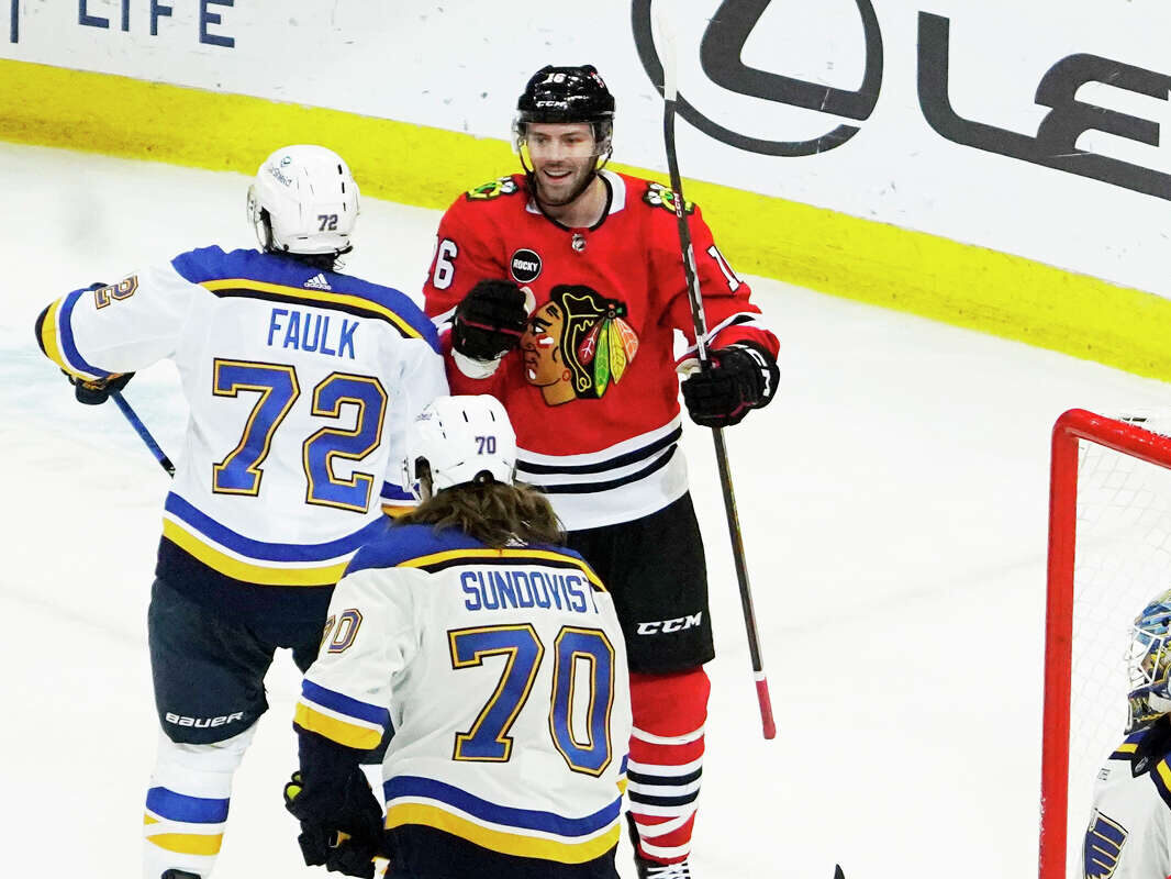 RECAP Blackhawks make it two in a row down Blues 3 1 The Rink